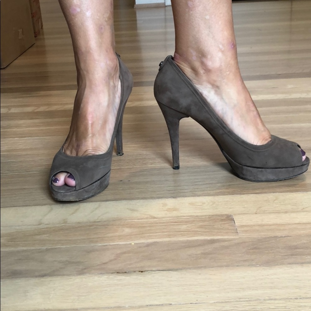 Stewart Weitzman Brown suede heels
